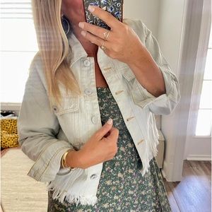 [boutique] lightweight jean jacket size XS (fits like an oversized small)